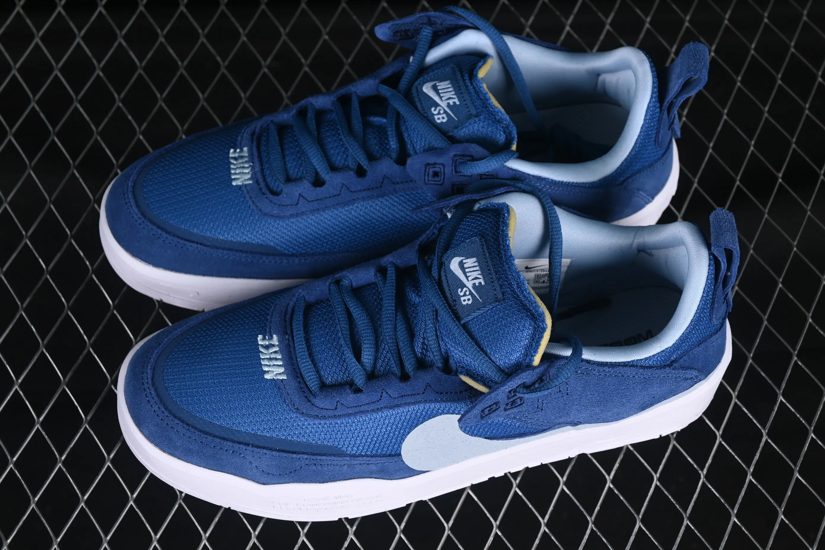 All categories Nk SB Dunk series Nk SB Dunk Low low-top sneakers Nk SB Day One Nike low-top casual sneakers FN4210-400